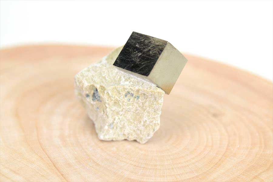 スペイン産　パイライト　キュービックパイライト　原石　鉱物　黄鉄鉱　 Navajun　Pyrite　天然石　パワーストーン