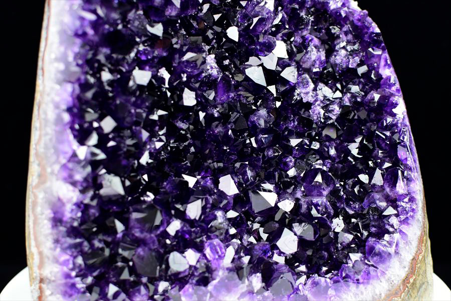 アメジスト　紫水晶　クラスター　原石　ウルグアイ産アメジスト　アルティガス　Artigas Uruguay　インテリア　浄化　置物　カットベース　天然石　パワーストーン