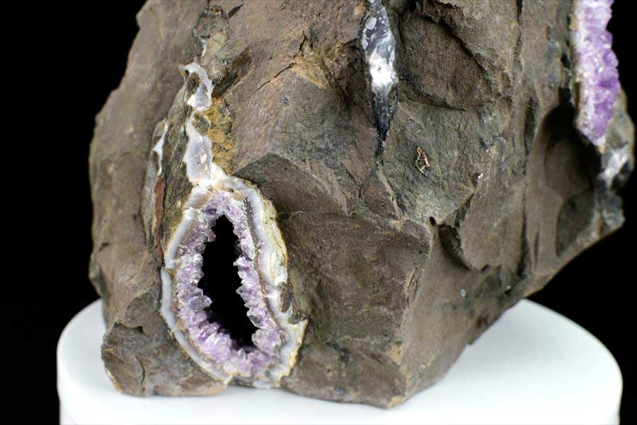 ワイルドアメジスト　ハンマークラッシュ　紫水晶　クラスター　原石　Artigas Uruguay　Hammered　インテリア　浄化　置物　カットベース