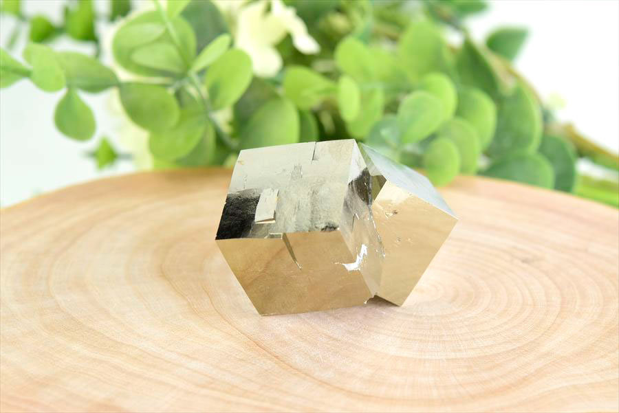 スペイン産　パイライト　キュービックパイライト　原石　鉱物　黄鉄鉱　 Navajun　Pyrite　天然石　パワーストーン