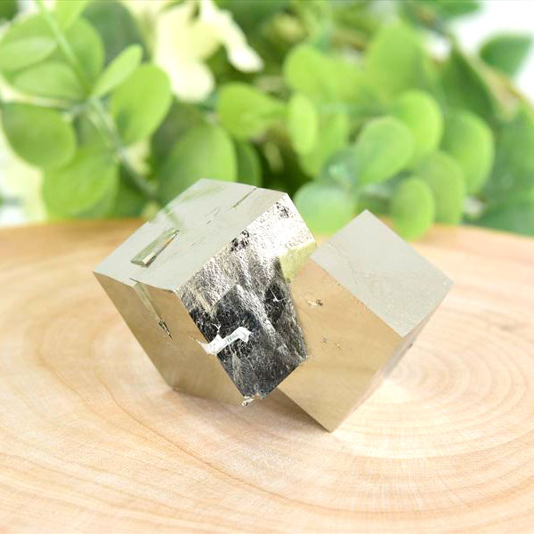 スペイン産　パイライト　キュービックパイライト　原石　鉱物　黄鉄鉱　 Navajun　Pyrite　天然石　パワーストーン
