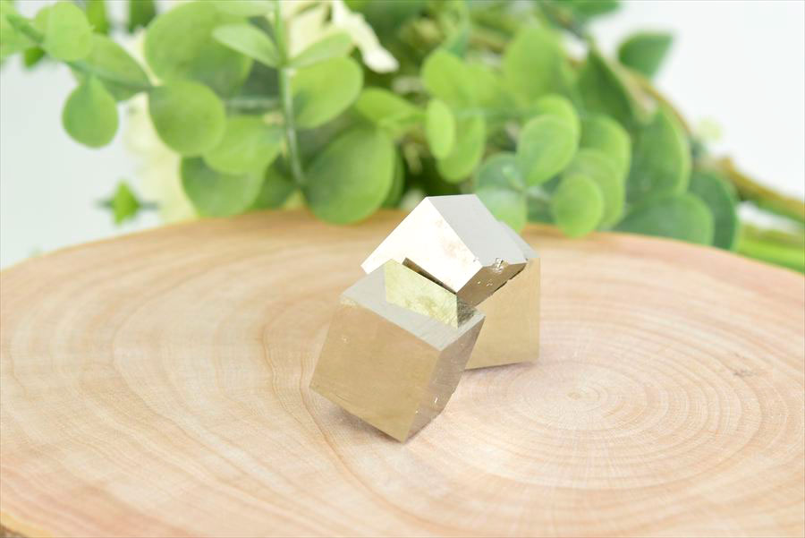 スペイン産　パイライト　キュービックパイライト　原石　鉱物　黄鉄鉱　 Navajun　Pyrite　天然石　パワーストーン