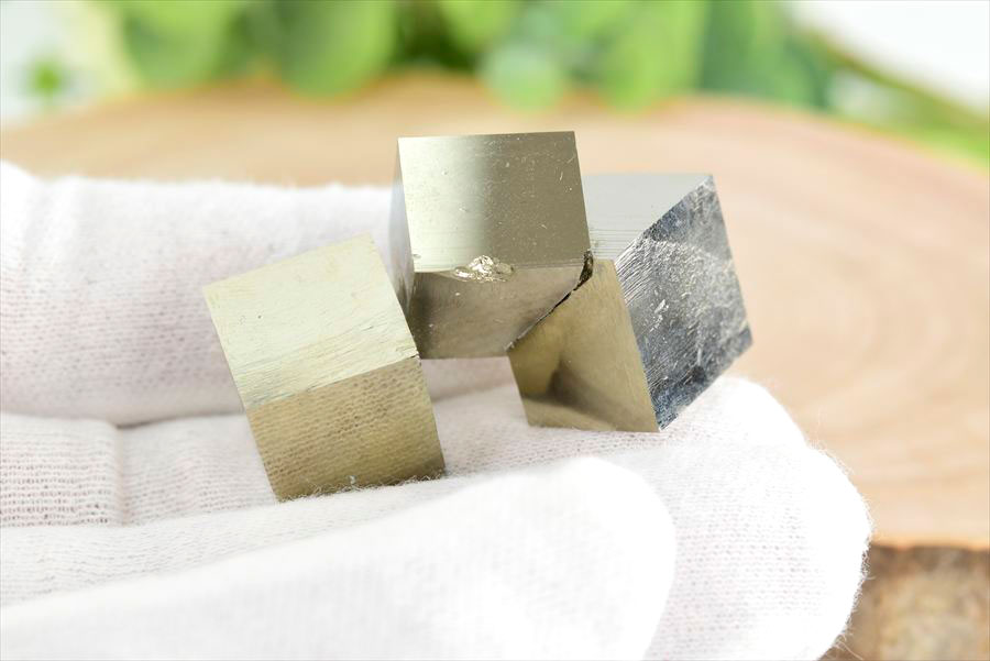 スペイン産　パイライト　キュービックパイライト　原石　鉱物　黄鉄鉱　 Navajun　Pyrite　天然石　パワーストーン
