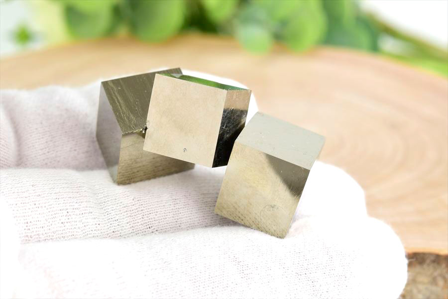 スペイン産　パイライト　キュービックパイライト　原石　鉱物　黄鉄鉱　 Navajun　Pyrite　天然石　パワーストーン