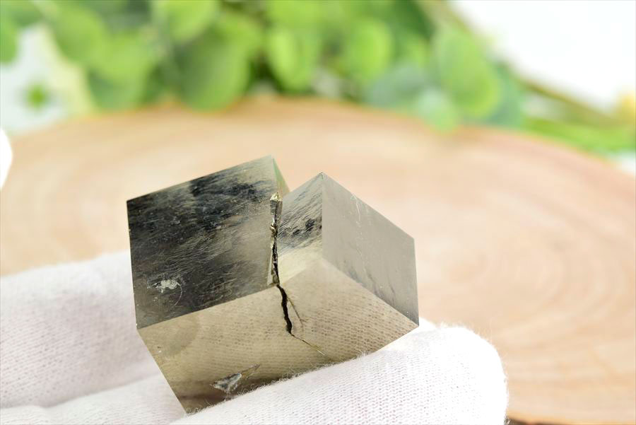 スペイン産　パイライト　キュービックパイライト　原石　鉱物　黄鉄鉱　 Navajun　Pyrite　天然石　パワーストーン