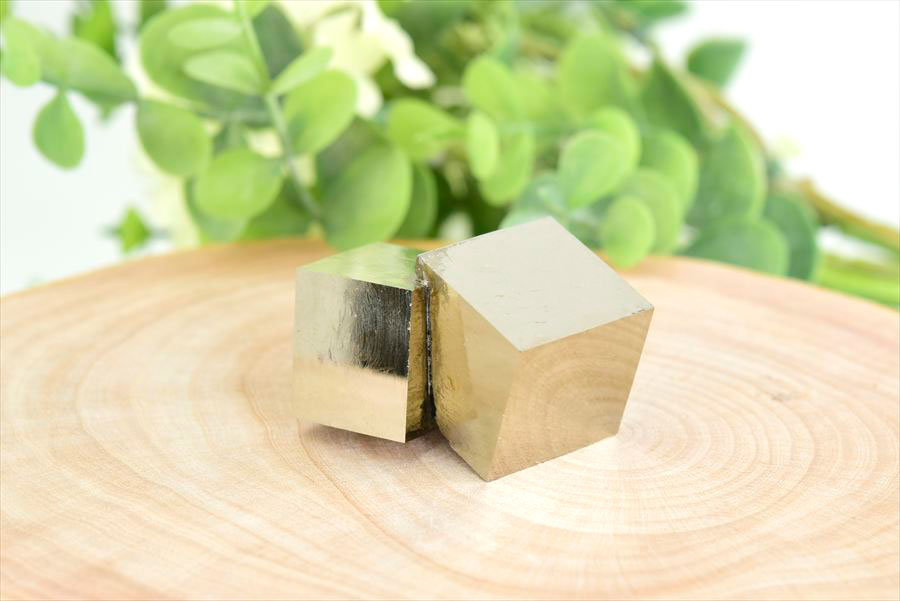 スペイン産　パイライト　キュービックパイライト　原石　鉱物　黄鉄鉱　 Navajun　Pyrite　天然石　パワーストーン