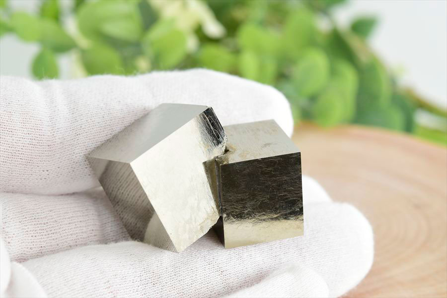 スペイン産　パイライト　キュービックパイライト　原石　鉱物　黄鉄鉱　 Navajun　Pyrite　天然石　パワーストーン