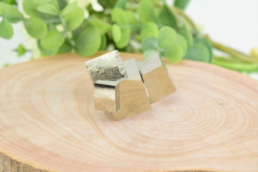 スペイン産　パイライト　キュービックパイライト　原石　鉱物　黄鉄鉱　 Navajun　Pyrite　天然石　パワーストーン