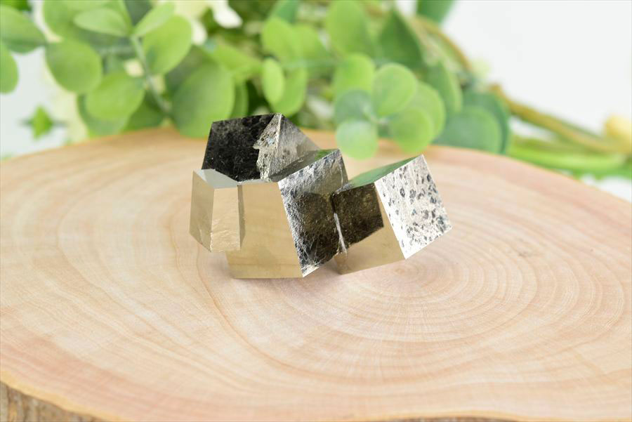 スペイン産　パイライト　キュービックパイライト　原石　鉱物　黄鉄鉱　 Navajun　Pyrite　天然石　パワーストーン