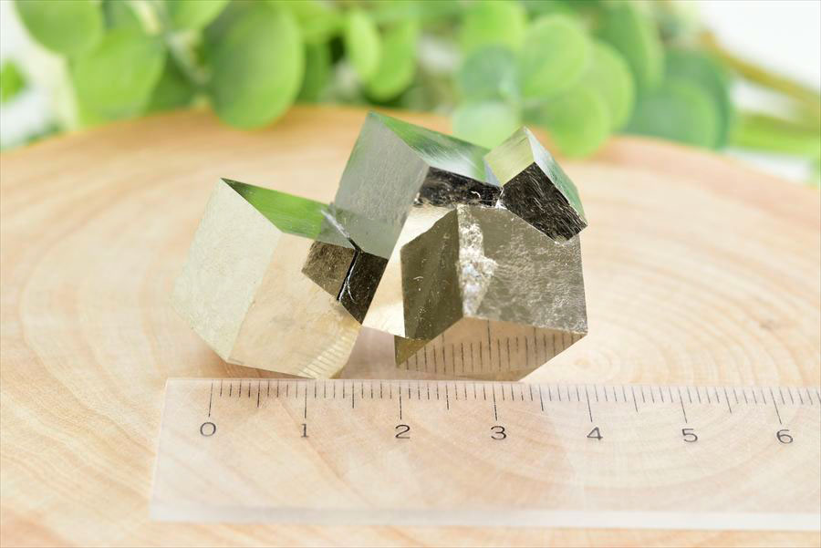 スペイン産　パイライト　キュービックパイライト　原石　鉱物　黄鉄鉱　 Navajun　Pyrite　天然石　パワーストーン