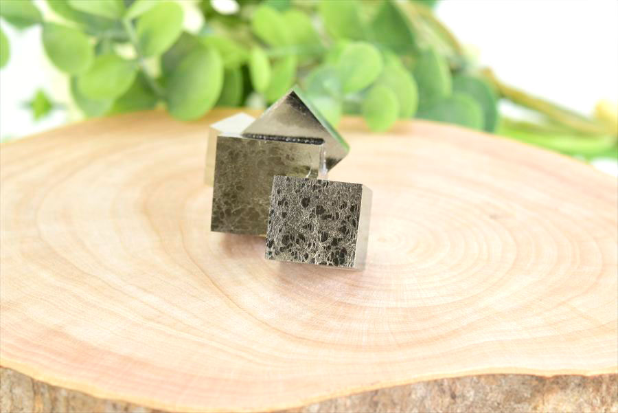 スペイン産　パイライト　キュービックパイライト　原石　鉱物　黄鉄鉱　 Navajun　Pyrite　天然石　パワーストーン