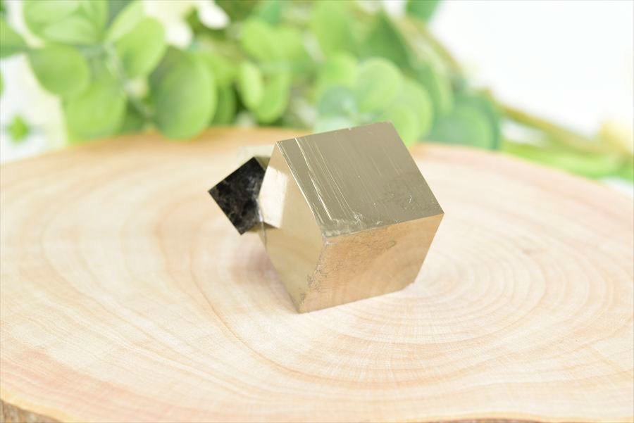 スペイン産　パイライト　キュービックパイライト　原石　鉱物　黄鉄鉱　 Navajun　Pyrite　天然石　パワーストーン