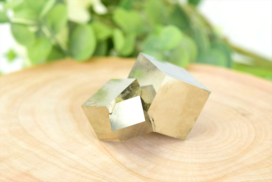 スペイン産　パイライト　キュービックパイライト　原石　鉱物　黄鉄鉱　 Navajun　Pyrite　天然石　パワーストーン
