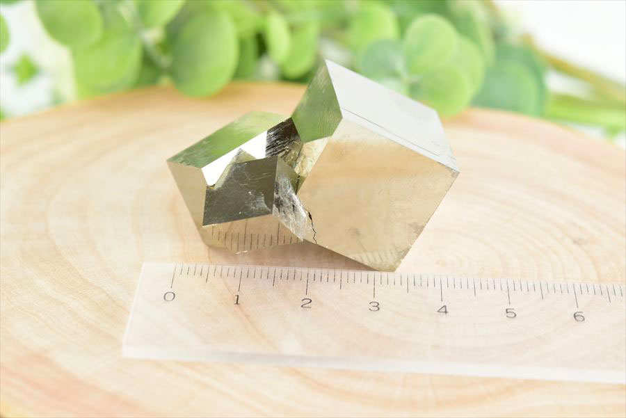 スペイン産　パイライト　キュービックパイライト　原石　鉱物　黄鉄鉱　 Navajun　Pyrite　天然石　パワーストーン