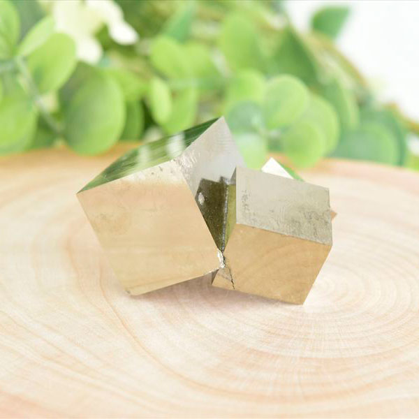 スペイン産　パイライト　キュービックパイライト　原石　鉱物　黄鉄鉱　 Navajun　Pyrite　天然石　パワーストーン