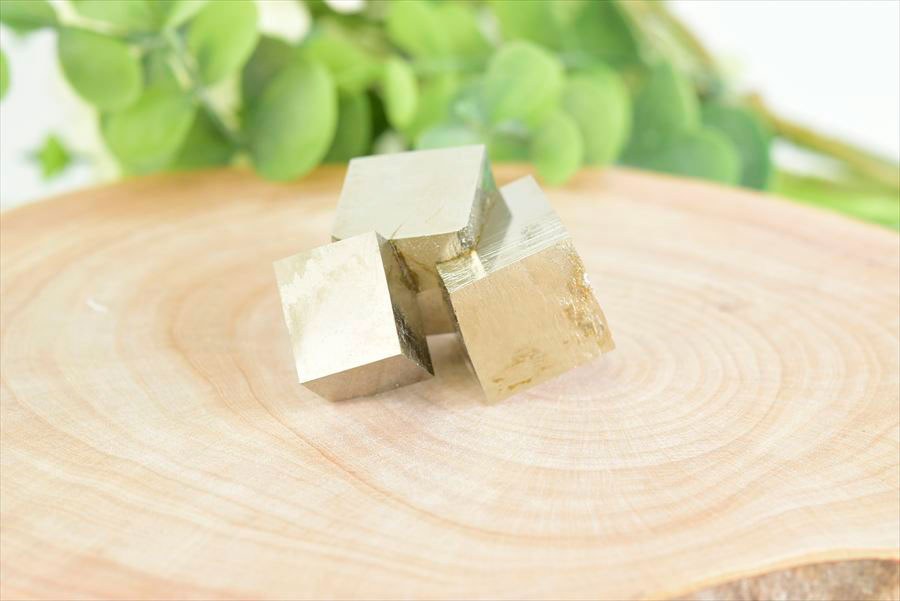 スペイン産　パイライト　キュービックパイライト　原石　鉱物　黄鉄鉱　 Navajun　Pyrite　天然石　パワーストーン