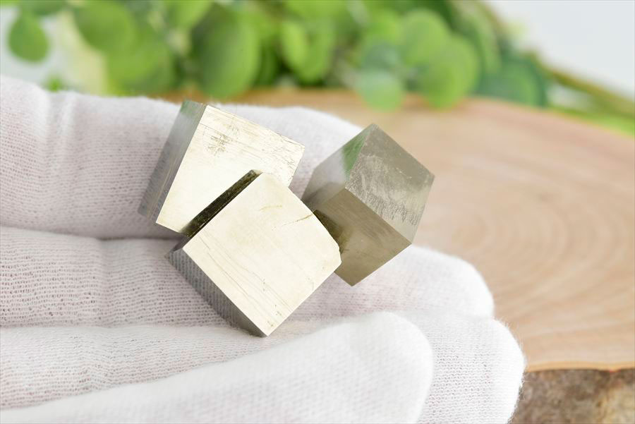 スペイン産　パイライト　キュービックパイライト　原石　鉱物　黄鉄鉱　 Navajun　Pyrite　天然石　パワーストーン