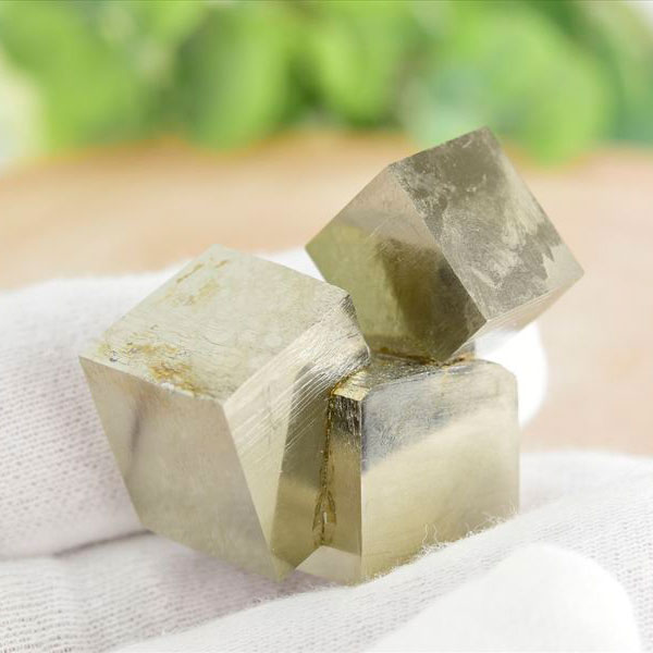 スペイン産　パイライト　キュービックパイライト　原石　鉱物　黄鉄鉱　 Navajun　Pyrite　天然石　パワーストーン