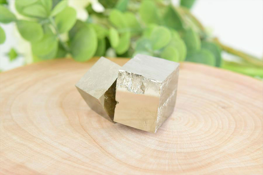 スペイン産　パイライト　キュービックパイライト　原石　鉱物　黄鉄鉱　 Navajun　Pyrite　天然石　パワーストーン