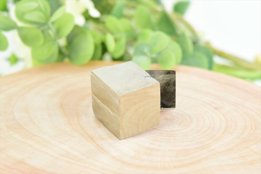 スペイン産　パイライト　キュービックパイライト　原石　鉱物　黄鉄鉱　 Navajun　Pyrite　天然石　パワーストーン