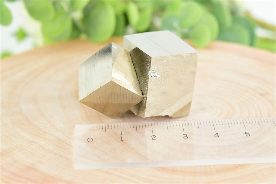 スペイン産　パイライト　キュービックパイライト　原石　鉱物　黄鉄鉱　 Navajun　Pyrite　天然石　パワーストーン
