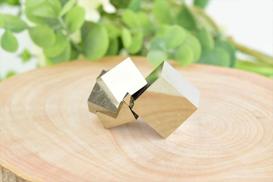 スペイン産　パイライト　キュービックパイライト　原石　鉱物　黄鉄鉱　 Navajun　Pyrite　天然石　パワーストーン