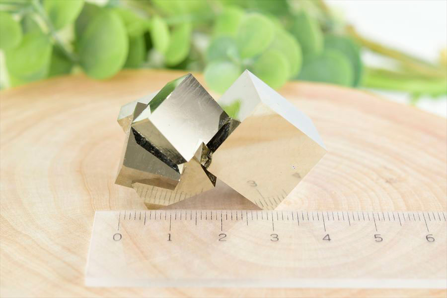 スペイン産　パイライト　キュービックパイライト　原石　鉱物　黄鉄鉱　 Navajun　Pyrite　天然石　パワーストーン
