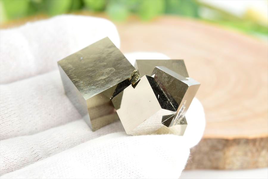 スペイン産　パイライト　キュービックパイライト　原石　鉱物　黄鉄鉱　 Navajun　Pyrite　天然石　パワーストーン