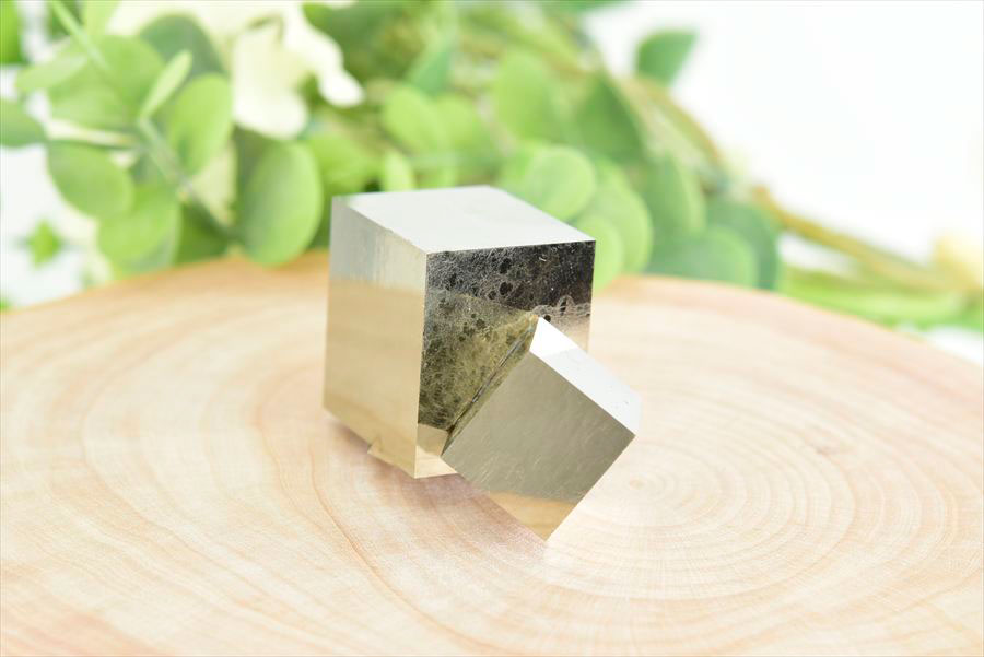 スペイン産　パイライト　キュービックパイライト　原石　鉱物　黄鉄鉱　 Navajun　Pyrite　天然石　パワーストーン