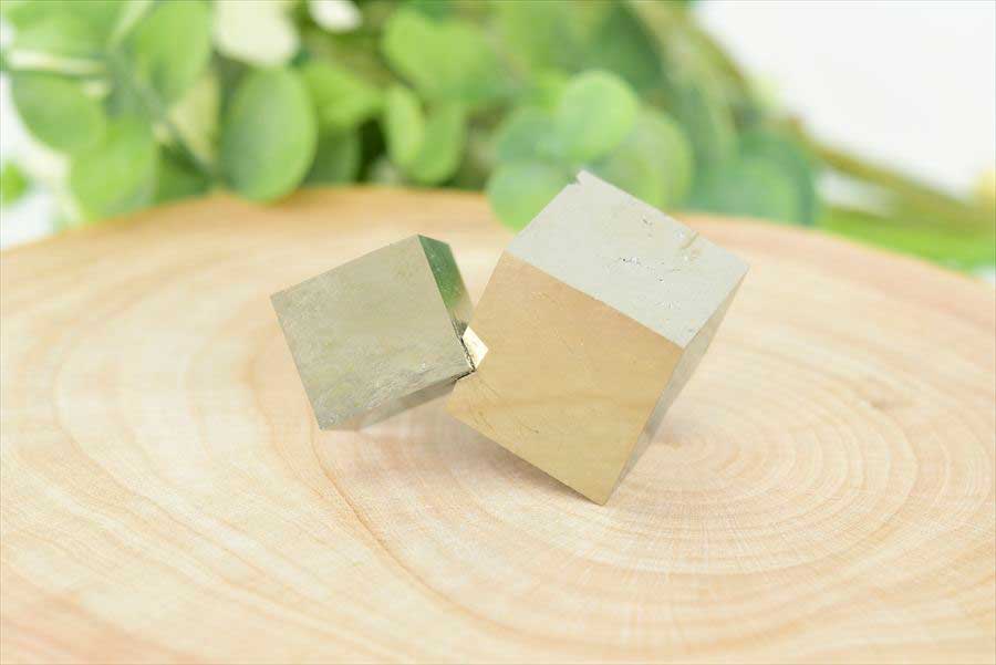 スペイン産　パイライト　キュービックパイライト　原石　鉱物　黄鉄鉱　 Navajun　Pyrite　天然石　パワーストーン