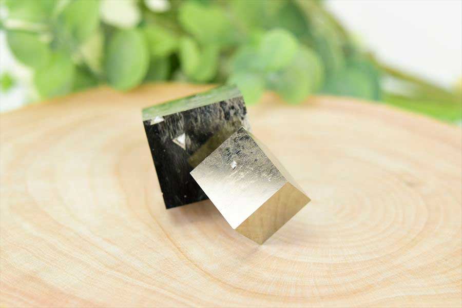 スペイン産　パイライト　キュービックパイライト　原石　鉱物　黄鉄鉱　 Navajun　Pyrite　天然石　パワーストーン