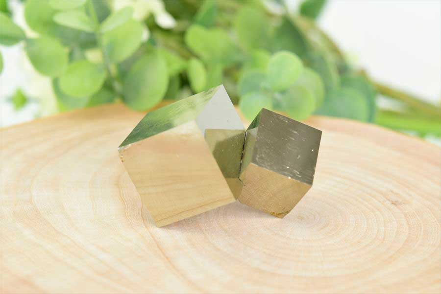 スペイン産　パイライト　キュービックパイライト　原石　鉱物　黄鉄鉱　 Navajun　Pyrite　天然石　パワーストーン