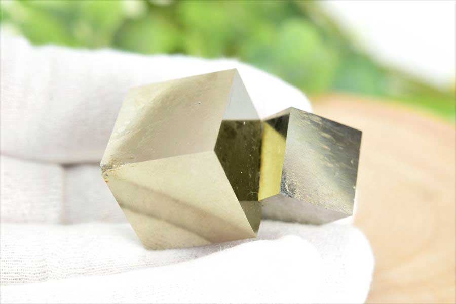 スペイン産　パイライト　キュービックパイライト　原石　鉱物　黄鉄鉱　 Navajun　Pyrite　天然石　パワーストーン