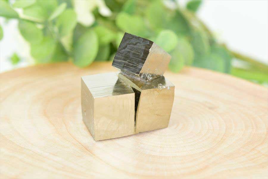 スペイン産　パイライト　キュービックパイライト　原石　鉱物　黄鉄鉱　 Navajun　Pyrite　天然石　パワーストーン