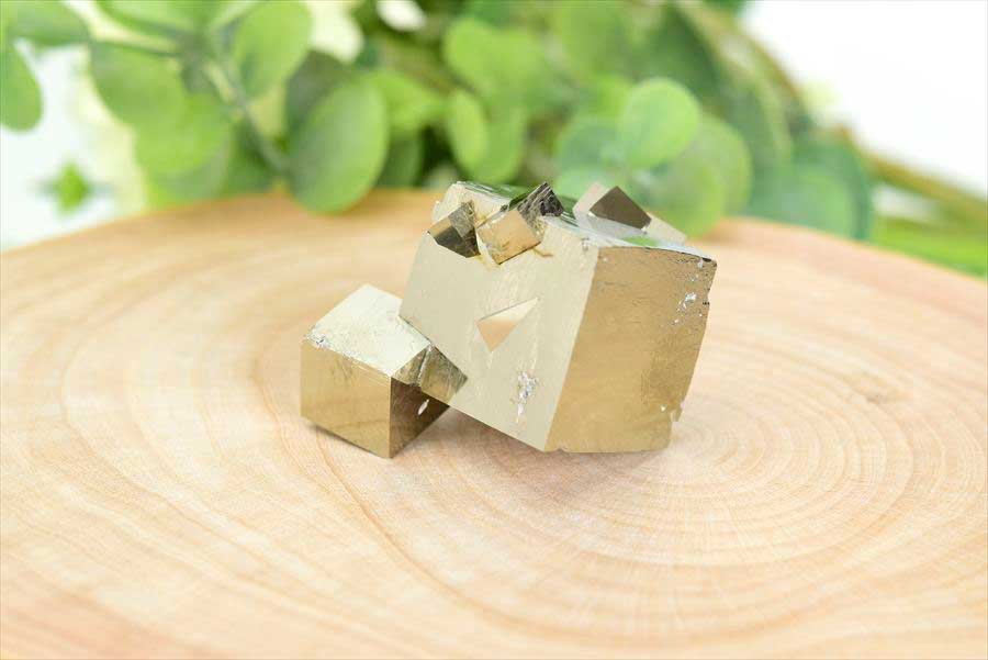 スペイン産　パイライト　キュービックパイライト　原石　鉱物　黄鉄鉱　 Navajun　Pyrite　天然石　パワーストーン
