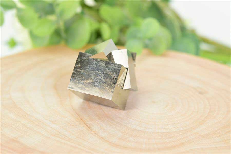 スペイン産　パイライト　キュービックパイライト　原石　鉱物　黄鉄鉱　 Navajun　Pyrite　天然石　パワーストーン