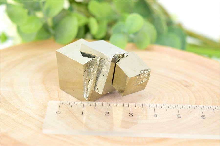 スペイン産　パイライト　キュービックパイライト　原石　鉱物　黄鉄鉱　 Navajun　Pyrite　天然石　パワーストーン