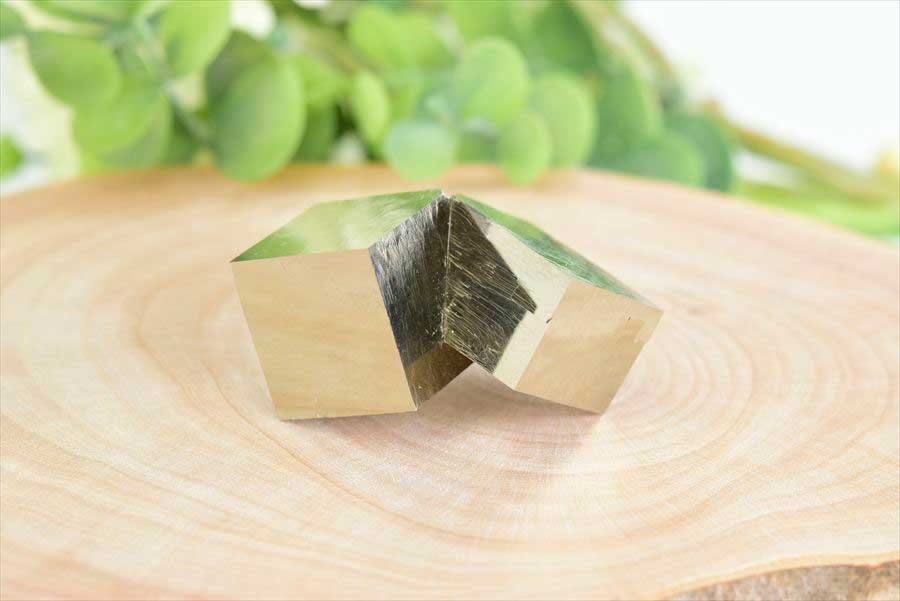 スペイン産　パイライト　キュービックパイライト　原石　鉱物　黄鉄鉱　 Navajun　Pyrite　天然石　パワーストーン