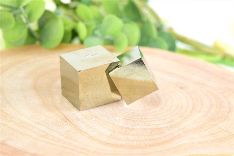 スペイン産　パイライト　キュービックパイライト　原石　鉱物　黄鉄鉱　 Navajun　Pyrite　天然石　パワーストーン