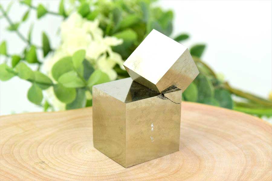 スペイン産　パイライト　キュービックパイライト　原石　鉱物　黄鉄鉱　 Navajun　Pyrite　天然石　パワーストーン
