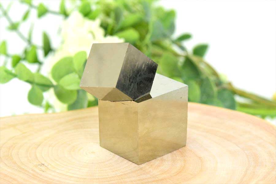スペイン産　パイライト　キュービックパイライト　原石　鉱物　黄鉄鉱　 Navajun　Pyrite　天然石　パワーストーン