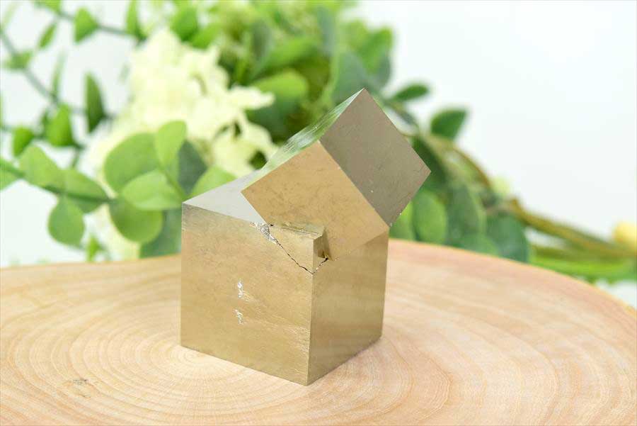 スペイン産　パイライト　キュービックパイライト　原石　鉱物　黄鉄鉱　 Navajun　Pyrite　天然石　パワーストーン