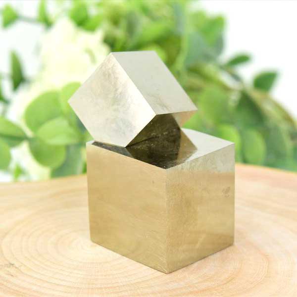 スペイン産　パイライト　キュービックパイライト　原石　鉱物　黄鉄鉱　 Navajun　Pyrite　天然石　パワーストーン