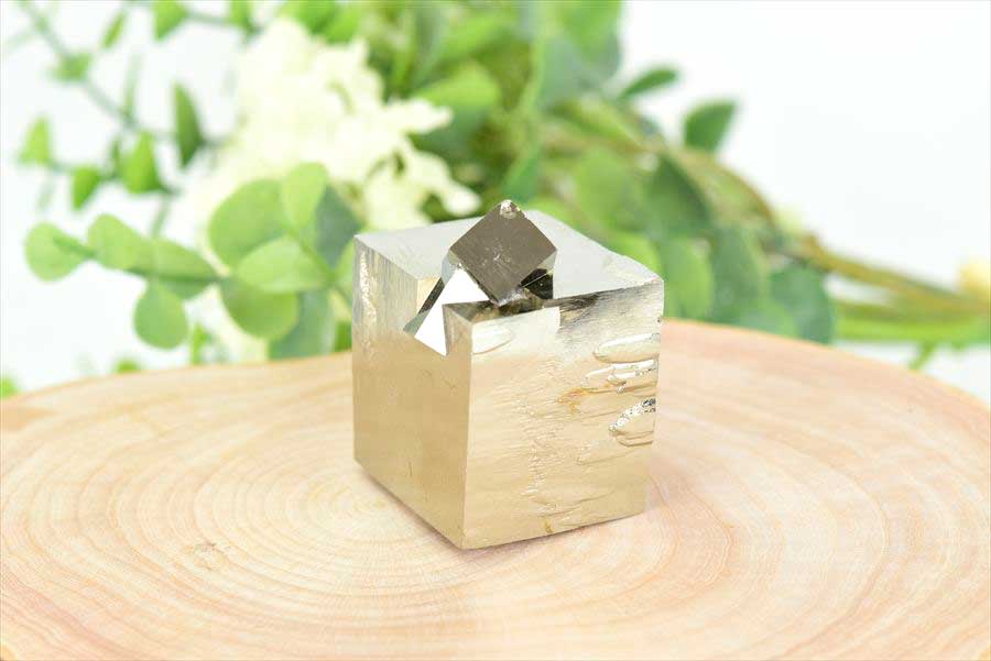 スペイン産　パイライト　キュービックパイライト　原石　鉱物　黄鉄鉱　 Navajun　Pyrite　天然石　パワーストーン