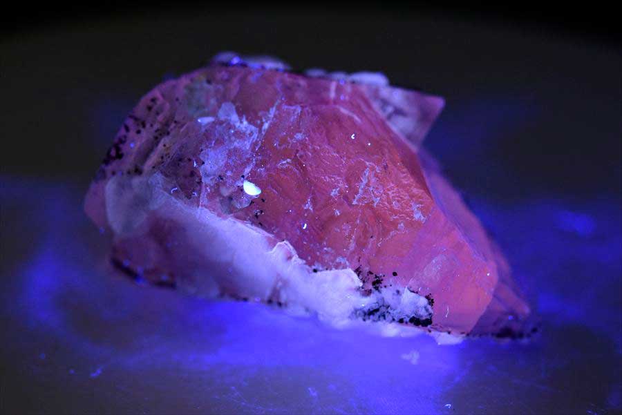 カルサイト 蛍光 ブラックアメジスト calcite covered amethyst アメジストコーティング 方解石 紫水晶 蛍光鉱物 ウルグアイ産