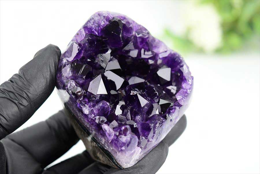 アメジスト　紫水晶　クラスター　原石　ウルグアイ産アメジスト　アルティガス　Artigas Uruguay　インテリア　浄化　置物　カットベース　天然石　パワーストーン