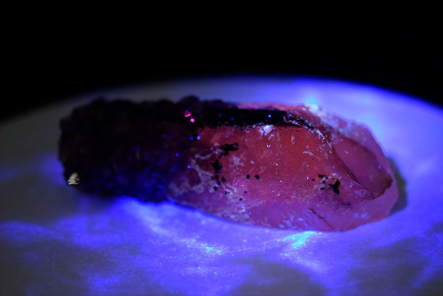 カルサイト 蛍光 ブラックアメジスト calcite covered amethyst アメジストコーティング 方解石 紫水晶 蛍光鉱物 ウルグアイ産
