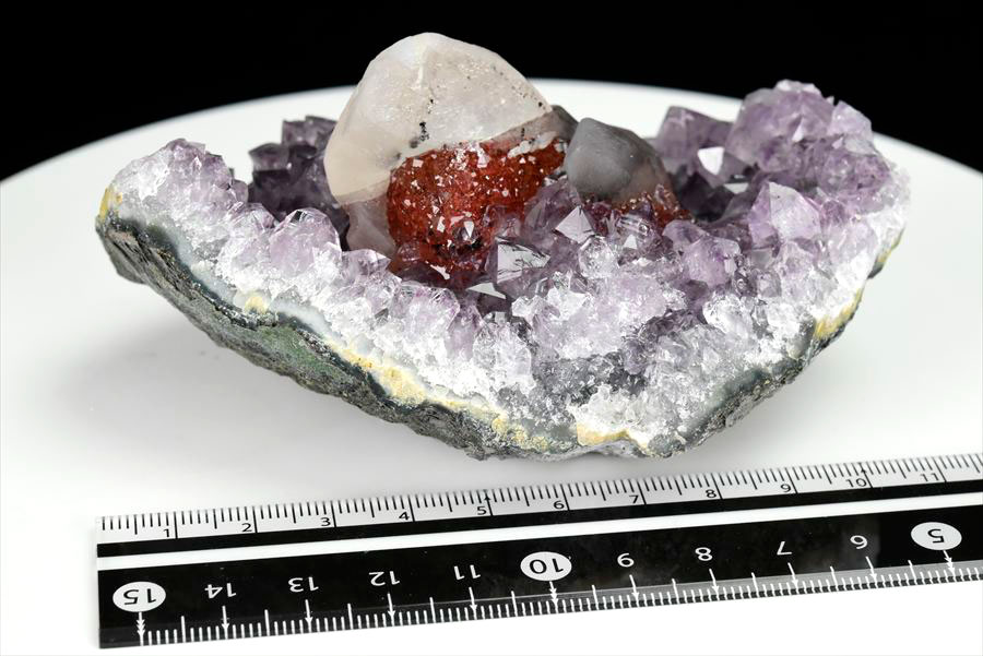カルサイト 蛍光 ブラックアメジスト calcite covered amethyst アメジストコーティング 方解石 紫水晶 蛍光鉱物 ウルグアイ産