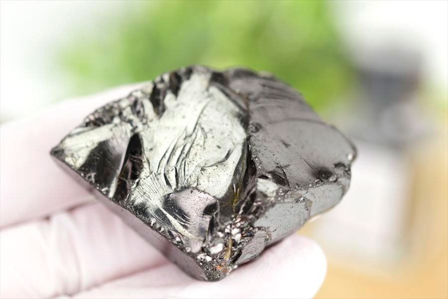 シュンガイト　エリートシュンガイト　ノーブルシュンガイト　シルバーシュンガイト　noble shungite　原石　電磁波　デトックス　浄化　天然石　パワーストーン