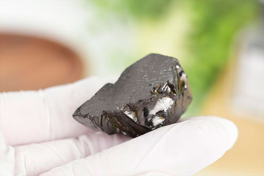 シュンガイト　エリートシュンガイト　ノーブルシュンガイト　シルバーシュンガイト　noble shungite　原石　電磁波　デトックス　浄化　天然石　パワーストーン